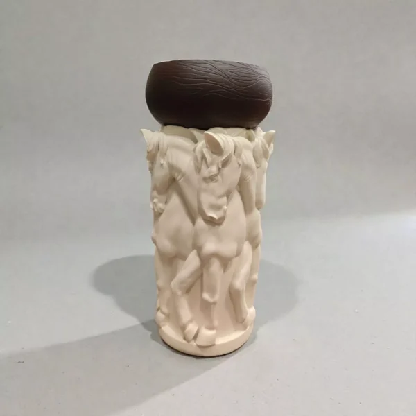 classic-incense-burner-with-sculptural-golden-elegance-1 Classic Incense Burner with Sculptural Golden Elegance - الصورة 3