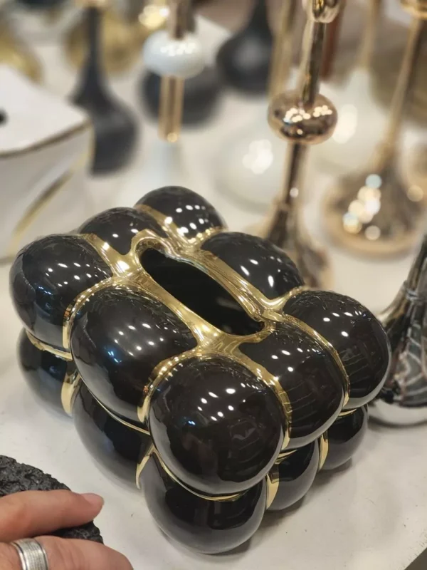 luxury-porcelain-tissue-box-with-geometric-design-golden-accents Luxury Porcelain Tissue Box with Geometric Design & Golden Accents - الصورة 2