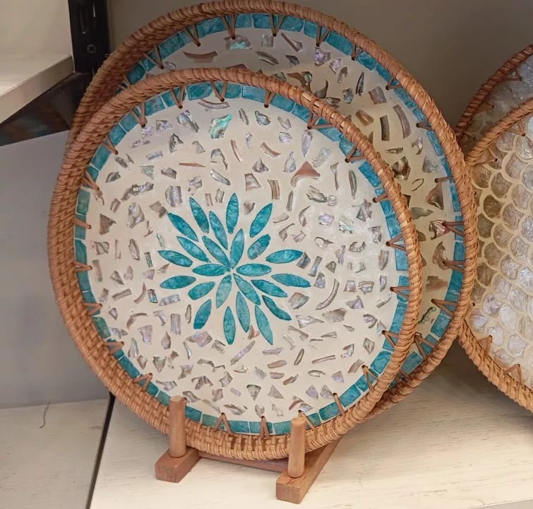 round rattan serving tray set with blue mosaic shell inlay – luxury decorative trays for hosting & table styling (2 sizes) 01